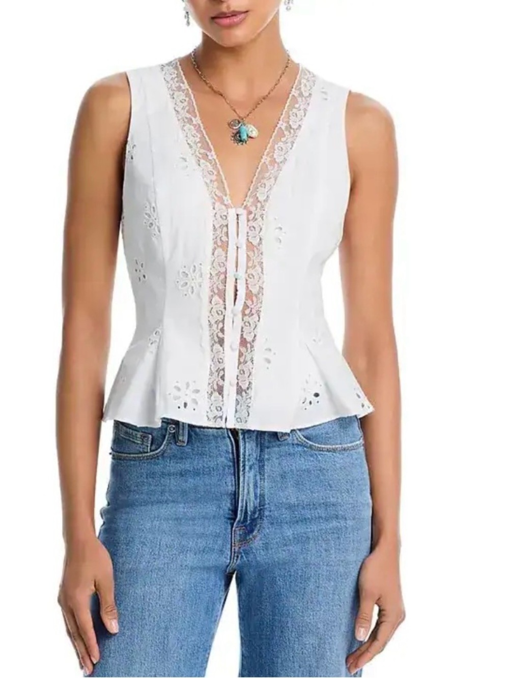 Aqua x AVA Philippe White Eyelet Lace  romantic Tank Top with V-Neck M blouse